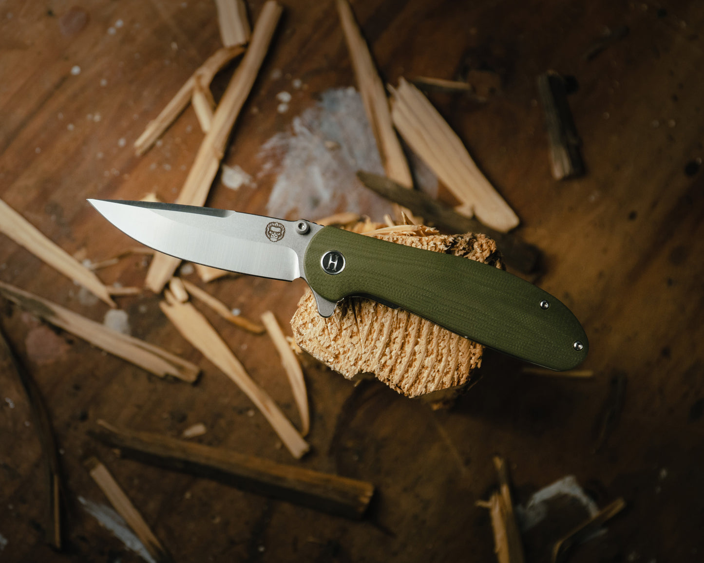 The Straight Back Folding Pocket Knife Giftset for Men and Women (Silver and Green)