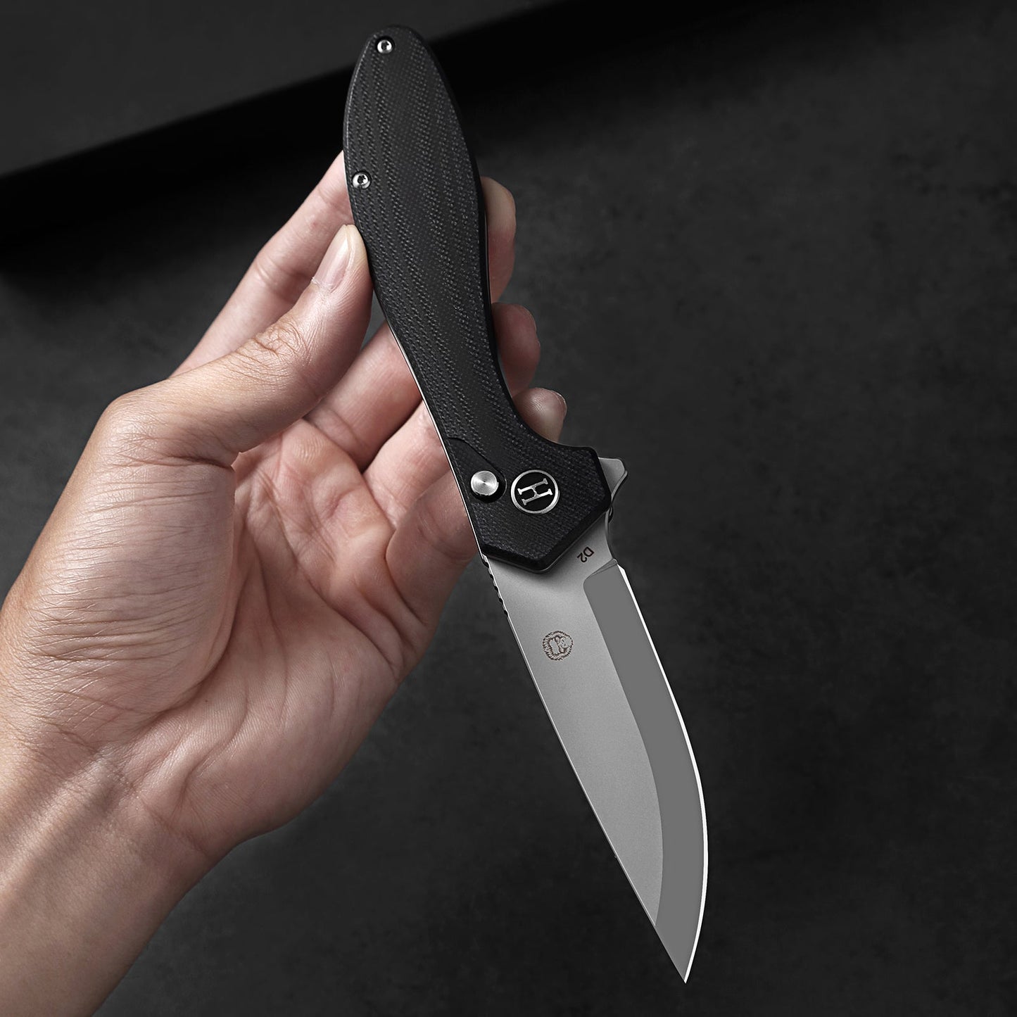 The Vector Folding Pocket Knife Giftset for Men and Women (Black and Silver)