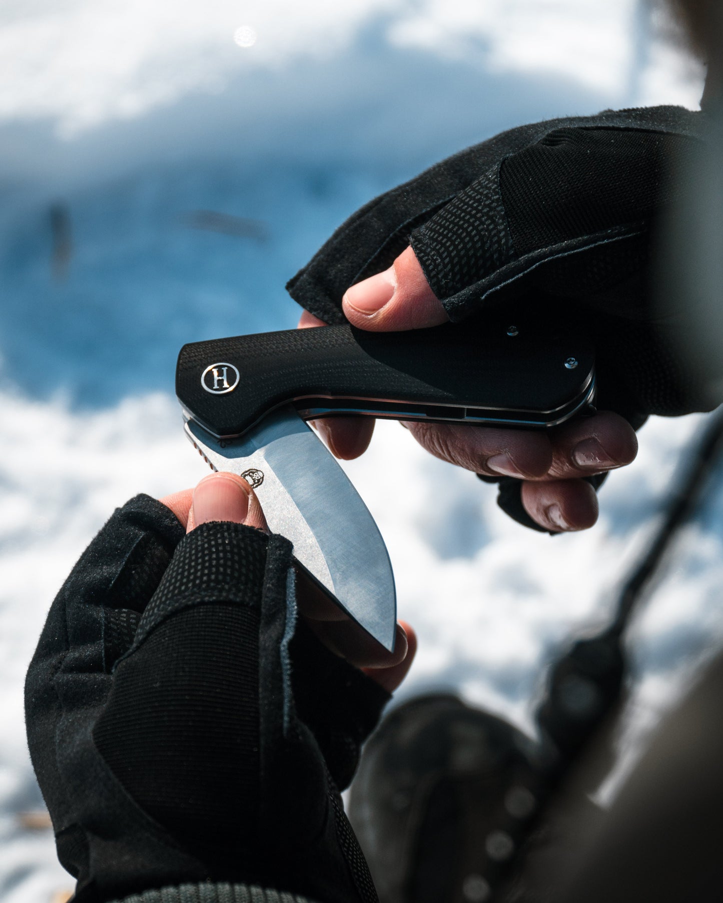 The Peasant Folding Pocket Knife Giftset for Men and Women (Silver and Black)