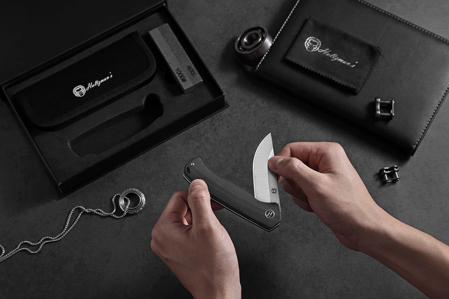 The Pathfinder Folding Pocket Knife Giftset for Men and Women (Black and Silver)